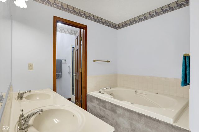 3756 S Fallow Trail, New Palestine, IN 46163