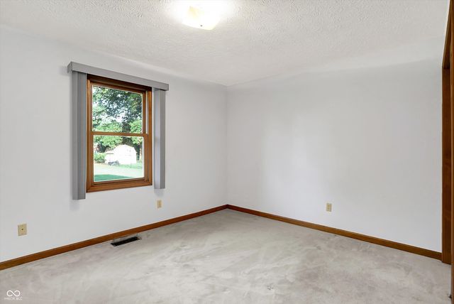 3756 S Fallow Trail, New Palestine, IN 46163