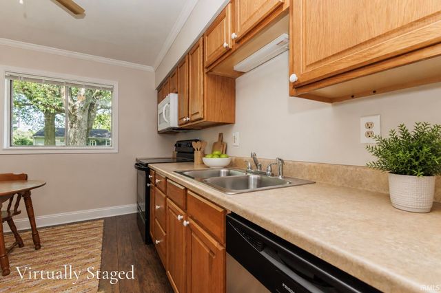 500 S Tara Lane, Muncie, IN 47304