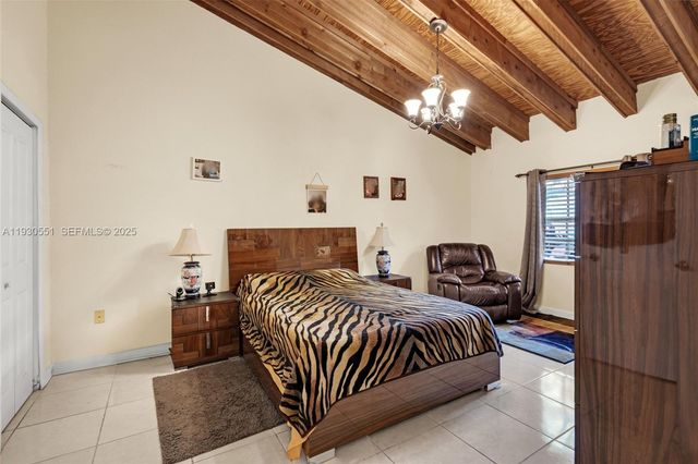 2340 Evergreen Ct, Pembroke Pines, FL 33026