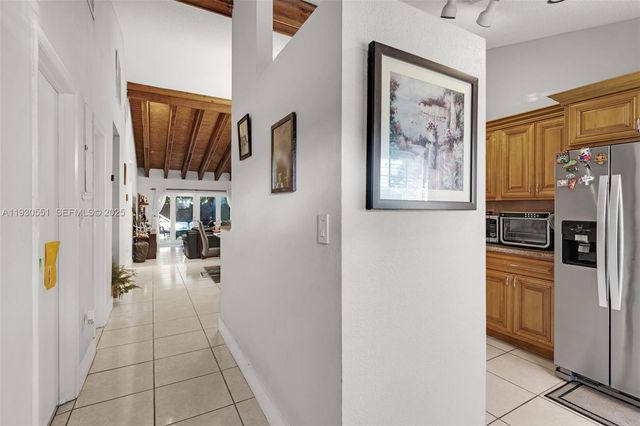 2340 Evergreen Ct, Pembroke Pines, FL 33026