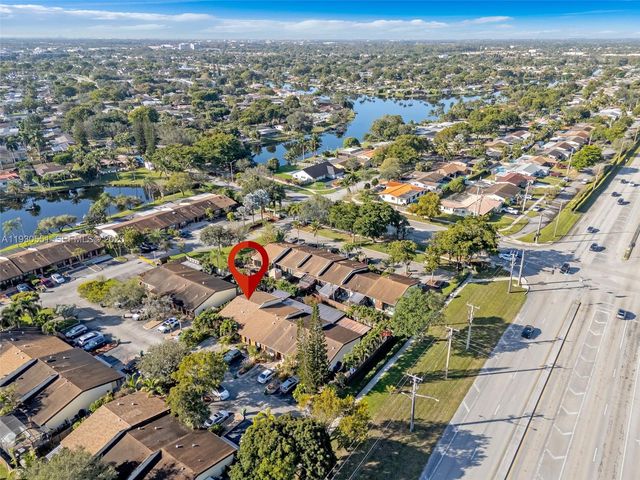 2340 Evergreen Ct, Pembroke Pines, FL 33026