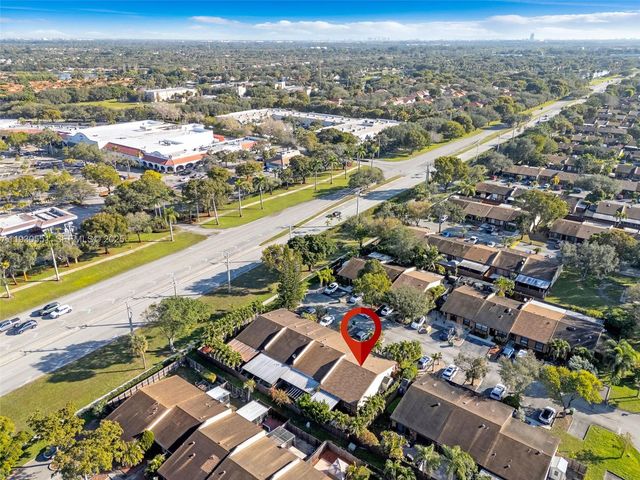 2340 Evergreen Ct, Pembroke Pines, FL 33026