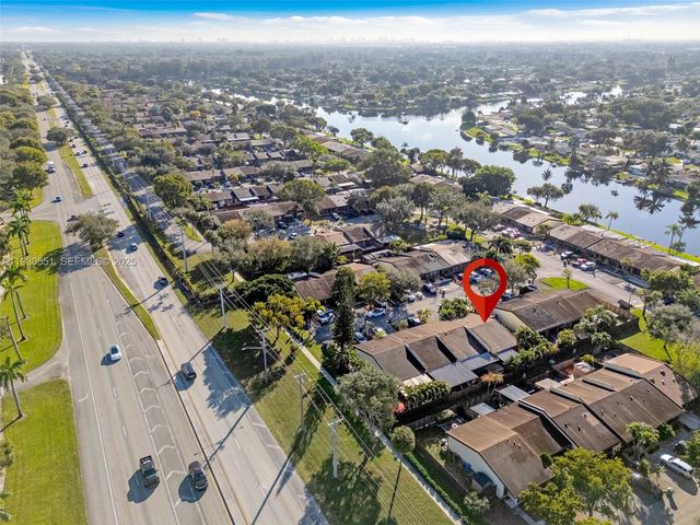 2340 Evergreen Ct, Pembroke Pines, FL 33026