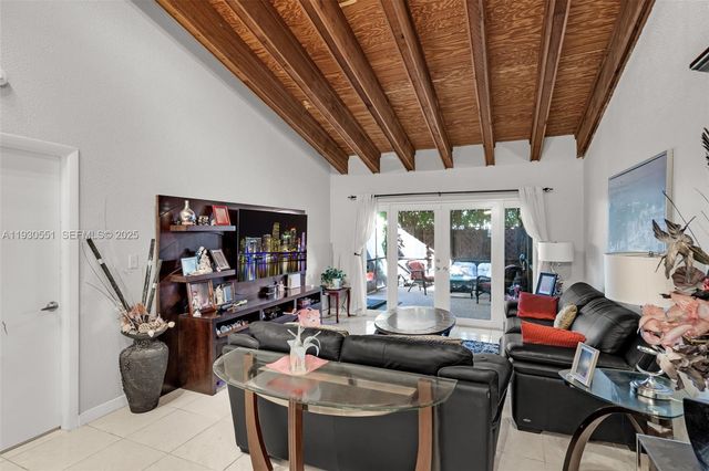 2340 Evergreen Ct, Pembroke Pines, FL 33026