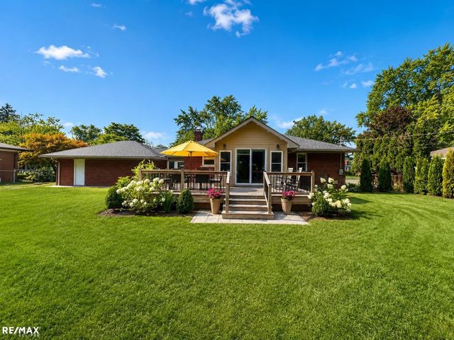 22231 Grossedale Street, St Clair Shores, MI 48082
