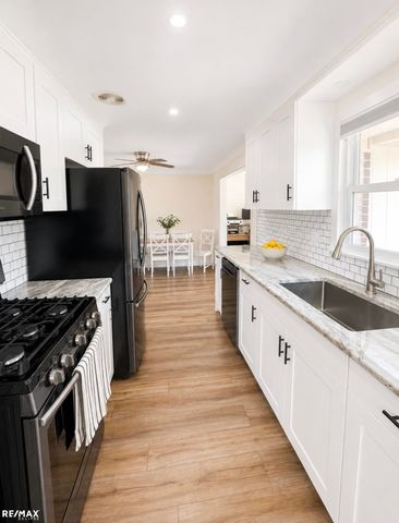 22231 Grossedale Street, St Clair Shores, MI 48082