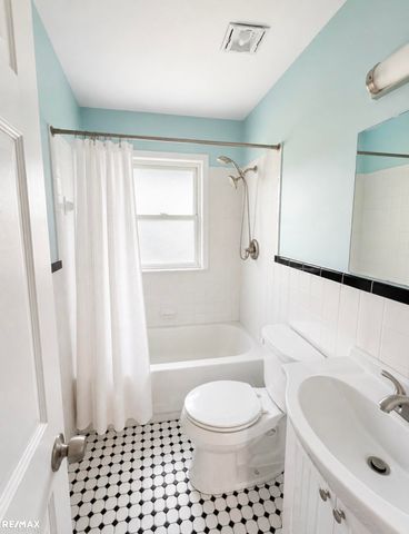 22231 Grossedale Street, St Clair Shores, MI 48082