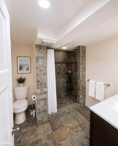 22231 Grossedale Street, St Clair Shores, MI 48082