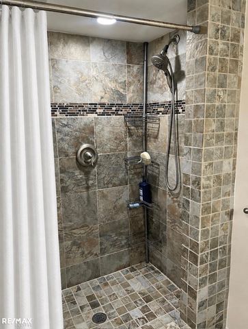 22231 Grossedale Street, St Clair Shores, MI 48082