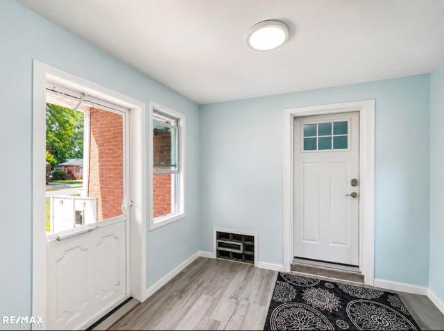 22231 Grossedale Street, St Clair Shores, MI 48082