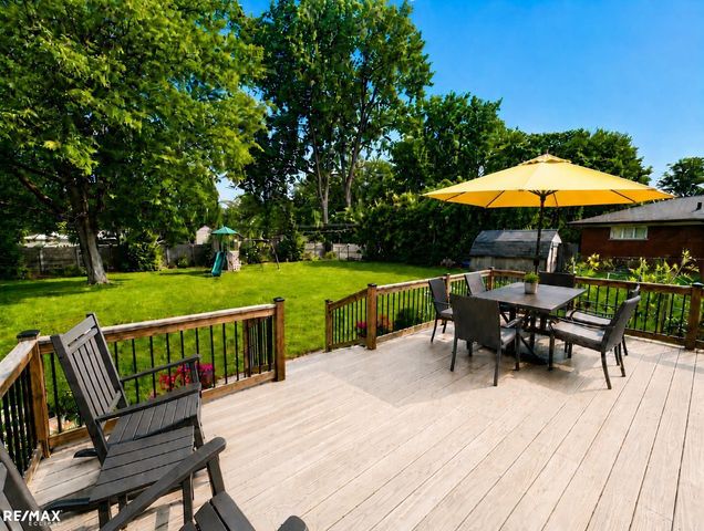 22231 Grossedale Street, St Clair Shores, MI 48082