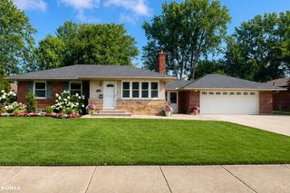 22231 Grossedale Street, St Clair Shores, MI 48082