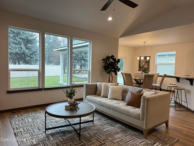 4531 E Davin Dr, Post Falls, ID 83854