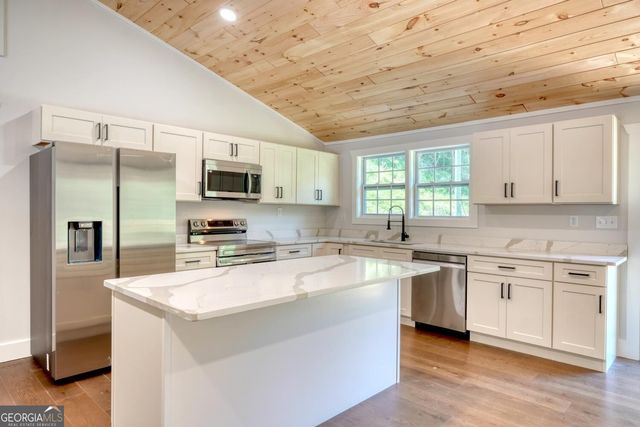 6564 Crooked Creek Road, Young Harris, GA 30582