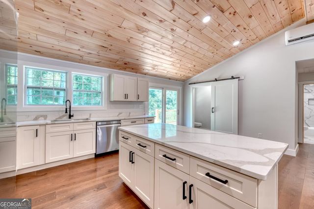 6564 Crooked Creek Road, Young Harris, GA 30582