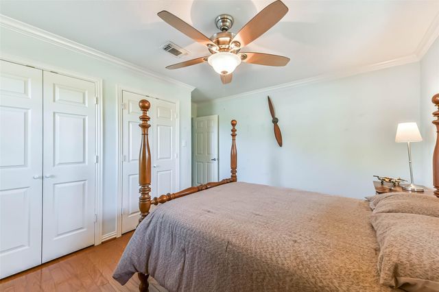 1425 Harbor View Drive, Galveston, TX 77550