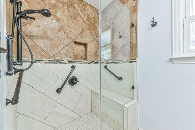 1425 Harbor View Drive, Galveston, TX 77550