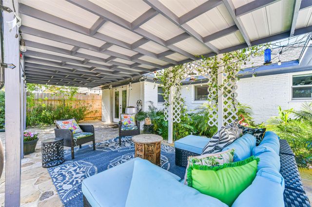 1425 Harbor View Drive, Galveston, TX 77550