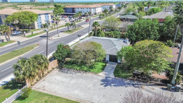 1425 Harbor View Drive, Galveston, TX 77550