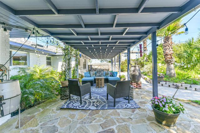 1425 Harbor View Drive, Galveston, TX 77550