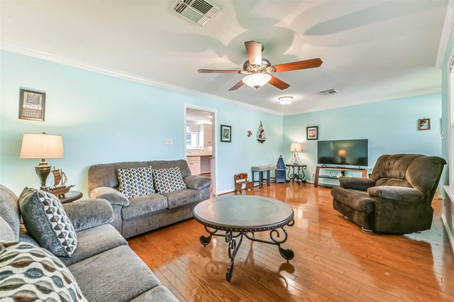 1425 Harbor View Drive, Galveston, TX 77550