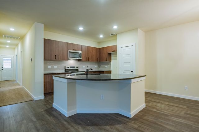 604 Wheatfield Drive, Venus, TX 76084