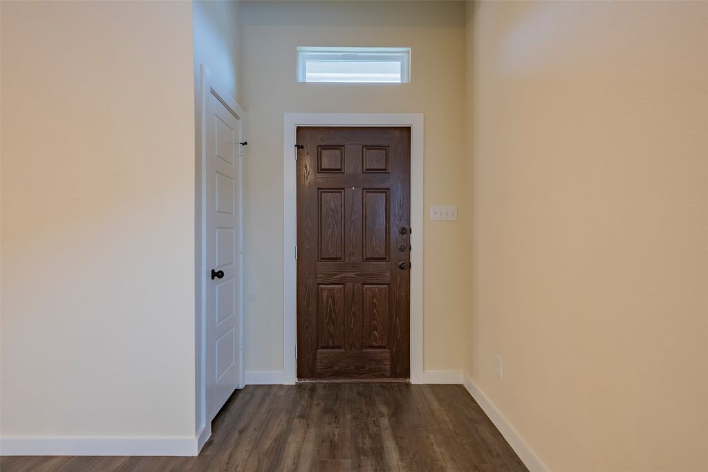 604 Wheatfield Drive, Venus, TX 76084