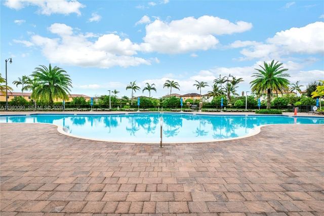 627 SE 34th Ave, Homestead, FL 33033