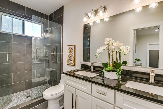 5102 Martin Ave 2, Austin, TX 78751