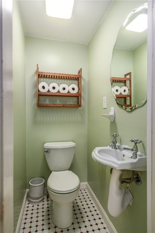 41 Berwick Lane, Cranston, RI 02905