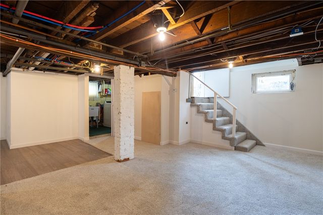 41 Berwick Lane, Cranston, RI 02905