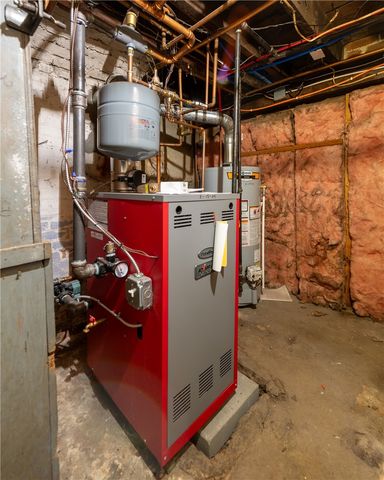 41 Berwick Lane, Cranston, RI 02905