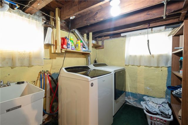 41 Berwick Lane, Cranston, RI 02905