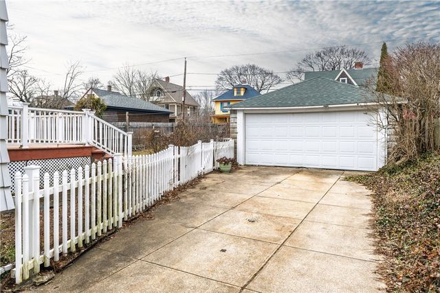 41 Berwick Lane, Cranston, RI 02905