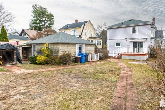 41 Berwick Lane, Cranston, RI 02905
