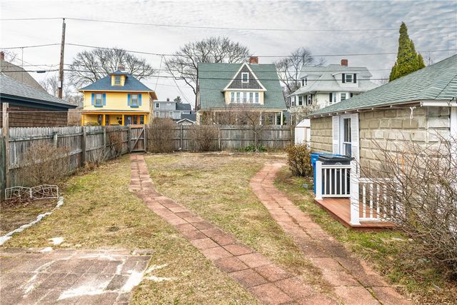 41 Berwick Lane, Cranston, RI 02905