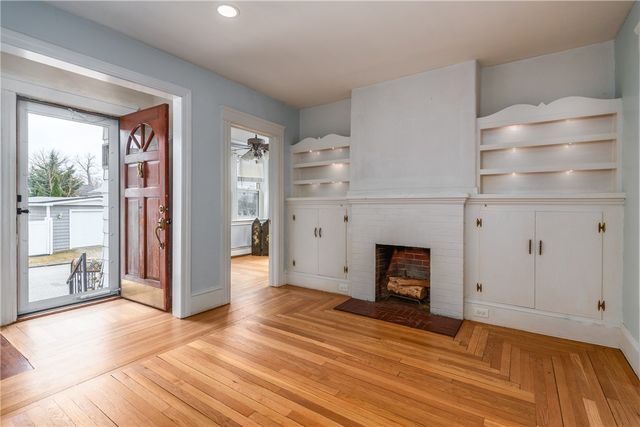 41 Berwick Lane, Cranston, RI 02905