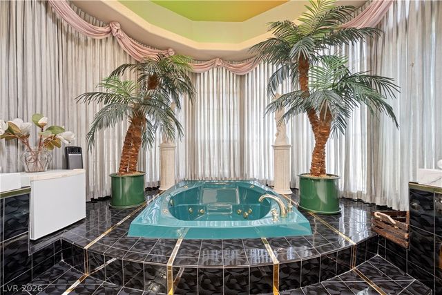 2563 Aviv Court, Las Vegas, NV 89121