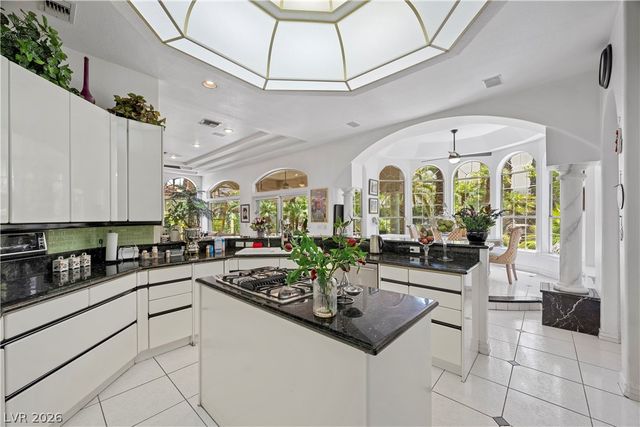 2563 Aviv Court, Las Vegas, NV 89121