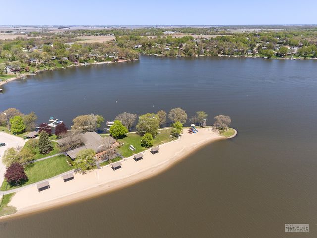 1238 Lakewood Drive, Somonauk, IL 60552