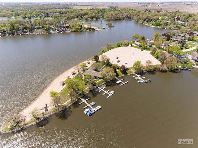 1238 Lakewood Drive, Somonauk, IL 60552