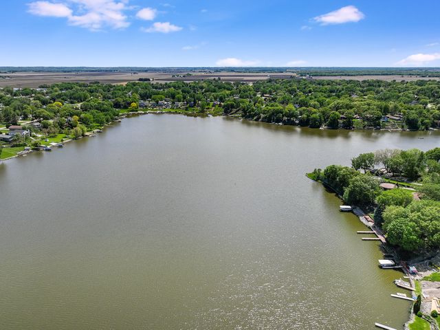 1238 Lakewood Drive, Somonauk, IL 60552