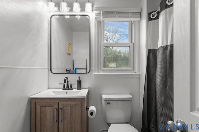 8874 Strath Rd, Henrico, VA 23231