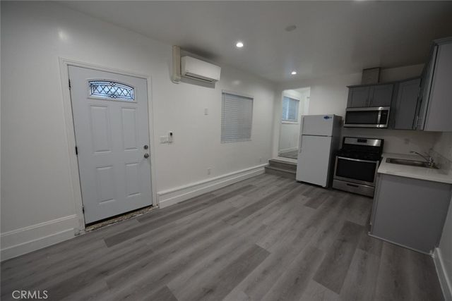 7260 Yolanda Avenue, Reseda, CA 91335
