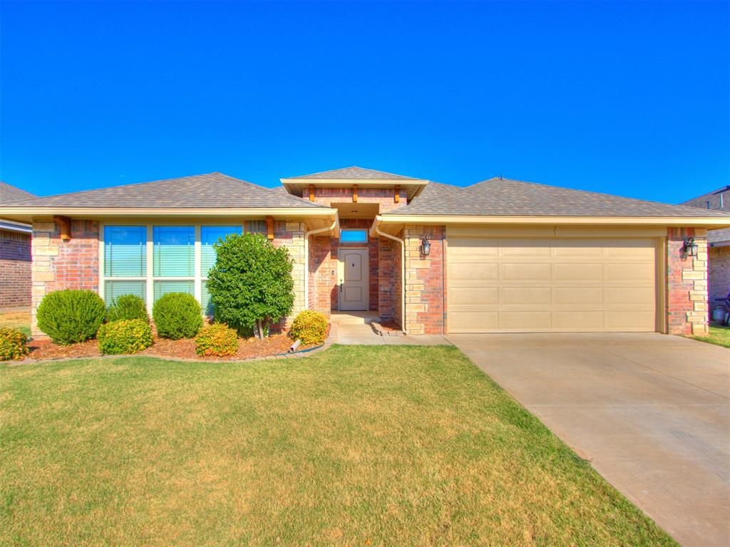 Image 1 of property listing at 1104 Hickory Creek Drive, Yukon, OK 73099
