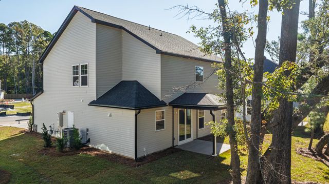 226 Creek Pointe Dr Drive, Moncks Corner, SC 29461