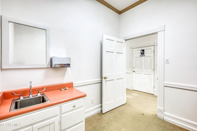 10520 MONTWOOD Drive, El Paso, TX 79935