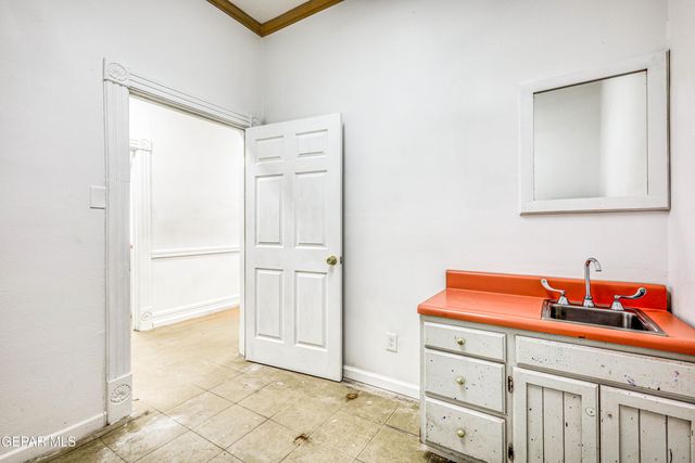 10520 MONTWOOD Drive, El Paso, TX 79935