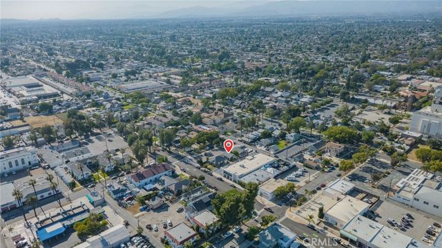 322 W B, Ontario, CA 91762
